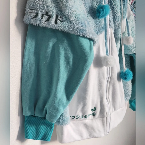 Micotaku Women's Zip Front Hoodie, Mint Couds pattern. Front angle pockets. S/M - Picture 3 of 14